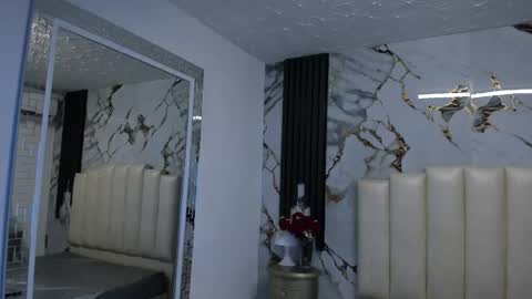 Hey Guys  Im Mollie online show from April 2026 12:10:01 PM