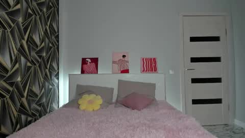 Snapshot of molly_555 chatting on November 2025 11:12:02 AM Sima online show from November 2025 11:12:02 AM