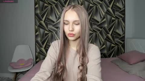 Snapshot of molly_555 chatting on February 2026 09:52:01 AM Sima online show from February 2026 09:52:01 AM