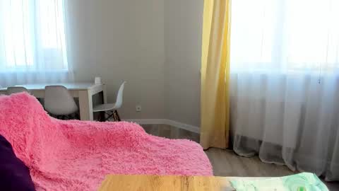 Snapshot of molly_555 chatting on February 2026 08:12:02 AM Sima online show from February 2026 08:12:02 AM