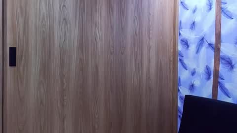 Molly online show from September 2025 01:00:01 AM