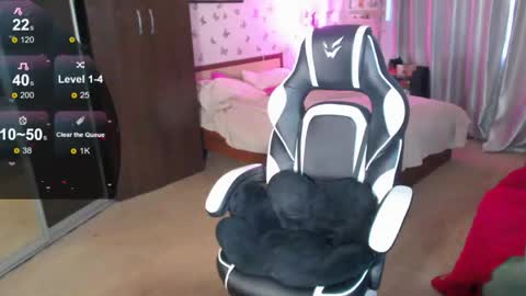 Molly Prvt is open online show from May 2026 12:21:02 PM
