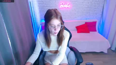 Molly Prvt is open online show from May 2026 02:30:02 AM