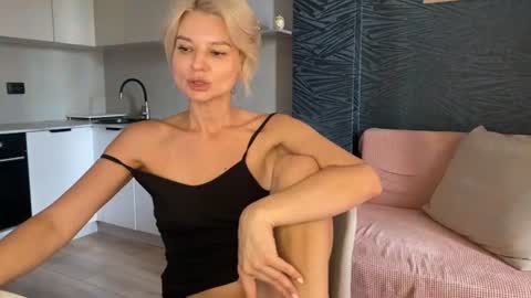 Molly online show from July 2026 08:43:02 AM