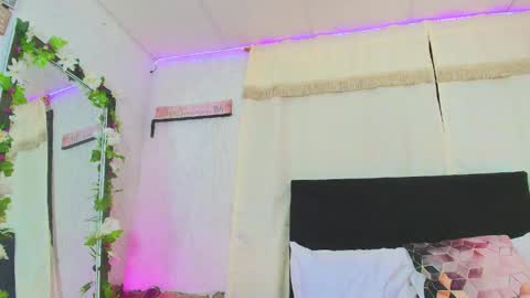 Snapshot of molly_bick chatting on April 2026 03:15:01 PM Molly Bick online show from April 2026 03:15:01 PM