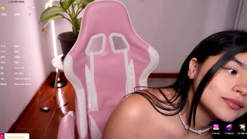 Snapshot of molly_couper1 chatting on February 2025 08:42:02 AM Independent Model online show from February 2025 08:42:02 AM