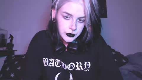 Molly Crow online show from February 2025 10:31:02 PM