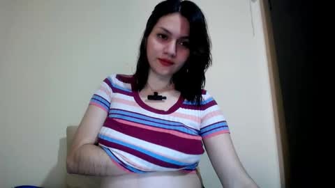 Snapshot of molly_fragance chatting on October 2025 07:11:02 PM Molly online show from October 2025 07:11:02 PM