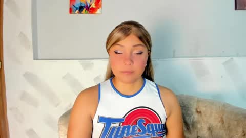 molly_logan online show from April 2026 07:59:02 PM