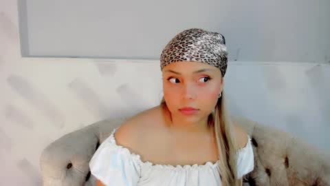 molly_logan online show from April 2026 09:48:01 PM