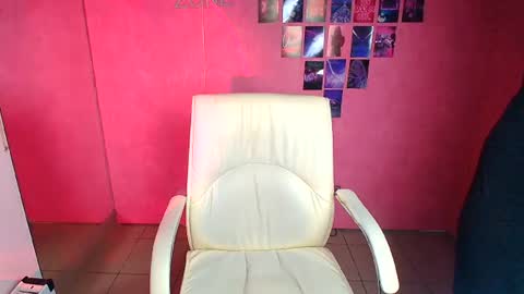 Molly online show from July 2026 11:37:02 AM