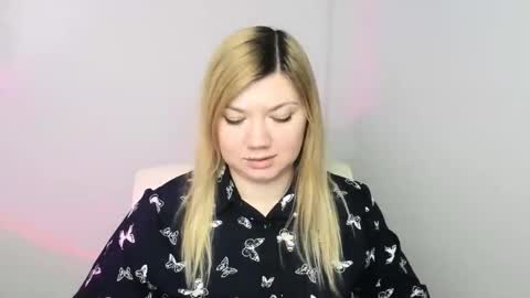 Molly online show from January 2025 12:21:01 PM