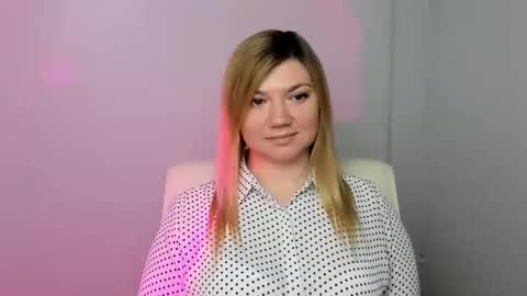 Molly online show from January 2025 12:18:01 PM