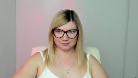 Molly online show from September 2025 11:56:02 AM