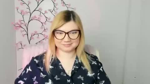 Molly online show from March 2026 12:56:02 PM