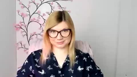 Molly online show from March 2026 06:43:02 AM