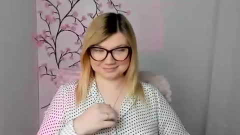 Molly online show from April 2026 11:37:01 AM