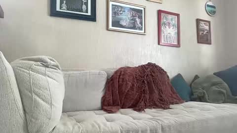 Molly online show from May 2026 03:39:01 PM