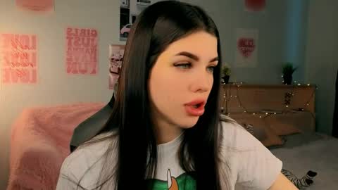 Molly online show from April 2026 03:48:02 AM