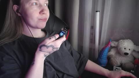 I have new photos come and see with love Molly online show from February 2026 03:27:02 AM