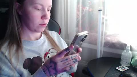 I have new photos come and see with love Molly online show from March 2026 07:36:01 AM