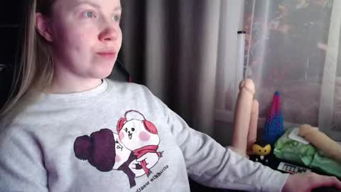 I have new photos come and see with love Molly online show from May 2026 04:10:02 AM