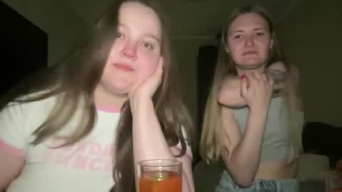 Snapshot of mollyas chatting on September 2025 07:29:01 PM Alice online show from September 2025 07:29:01 PM