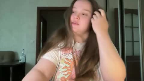 Snapshot of mollyas chatting on October 2025 07:31:02 AM Alice online show from October 2025 07:31:02 AM