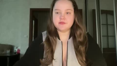 Snapshot of mollyas chatting on October 2025 10:49:01 AM Alice online show from October 2025 10:49:01 AM