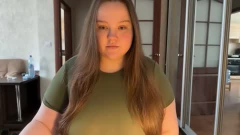 Snapshot of mollyas chatting on April 2026 10:15:01 AM Alice online show from April 2026 10:15:01 AM