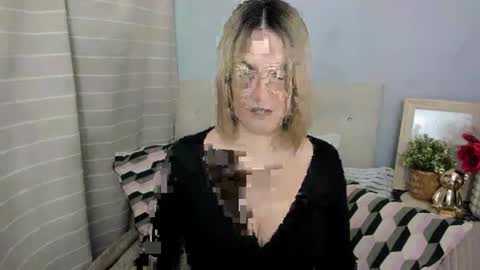 Snapshot of mollycrazy chatting on February 2026 05:15:01 AM MollyCrazy online show from February 2026 05:15:01 AM