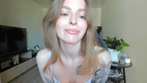 Snapshot of mollydangerous chatting on May 2026 01:04:02 PM Taisha online show from May 2026 01:04:02 PM
