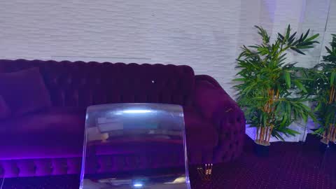 Julia online show from February 2026 08:25:02 PM