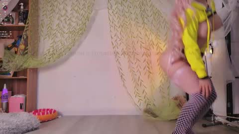 mollychan online show from March 2026 04:35:02 PM