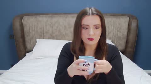 Molly online show from December 2024 09:43:02 PM