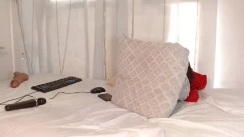  MOLLY  GUNSG online show from January 2025 09:40:01 PM