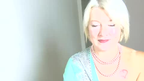 Mollyjoyq online show from July 2026 07:39:01 PM