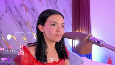 Snapshot of mollylewis18 chatting on May 2026 02:50:02 AM New girl Emily Valentina Michelle online show from May 2026 02:50:02 AM