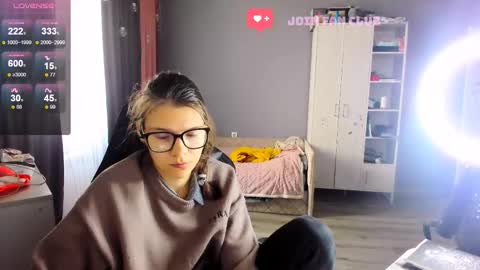 Snapshot of mollylollipop20 chatting on September 2025 02:55:02 AM KIRA online show from September 2025 02:55:02 AM