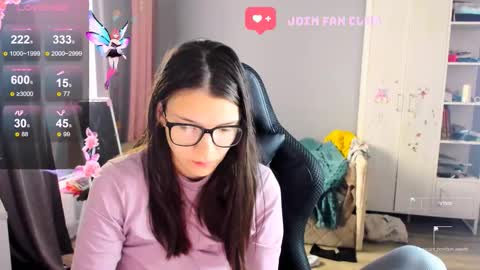 Snapshot of mollylollipop20 chatting on October 2025 06:22:02 AM KIRA online show from October 2025 06:22:02 AM