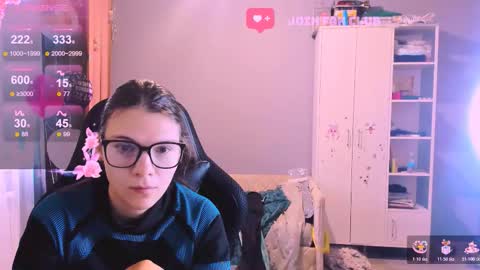 Snapshot of mollylollipop20 chatting on November 2025 02:13:01 AM KIRA online show from November 2025 02:13:01 AM