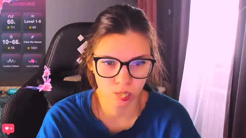 Snapshot of mollylollipop20 chatting on January 2026 06:41:02 AM KIRA online show from January 2026 06:41:02 AM