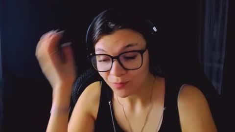 Snapshot of mollylollipop20 chatting on January 2026 06:56:02 PM KIRA online show from January 2026 06:56:02 PM