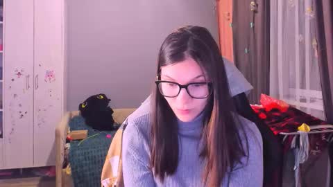 Snapshot of mollylollipop20 chatting on February 2026 01:37:02 AM KIRA online show from February 2026 01:37:02 AM