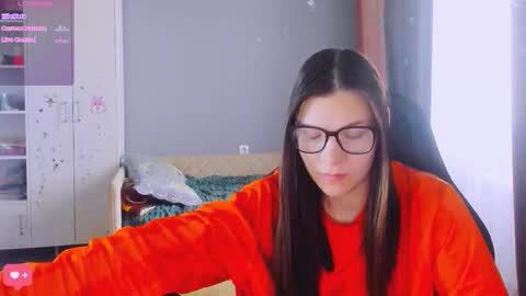 Snapshot of mollylollipop20 chatting on February 2026 05:49:01 AM KIRA online show from February 2026 05:49:01 AM