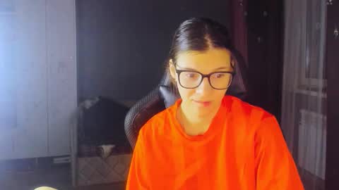 Snapshot of mollylollipop20 chatting on February 2026 05:22:02 PM KIRA online show from February 2026 05:22:02 PM