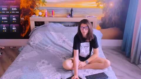 KIRA  online show from June 2026 05:47:01 AM