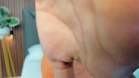 mollylove_ online show from May 2026 07:00:01 PM