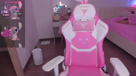 Molly online show from December 2024 06:53:01 PM