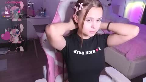 Molly online show from October 2025 03:59:01 AM